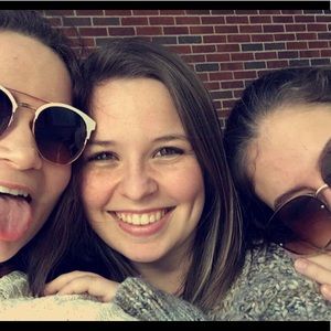 Meet your Posher, Teague